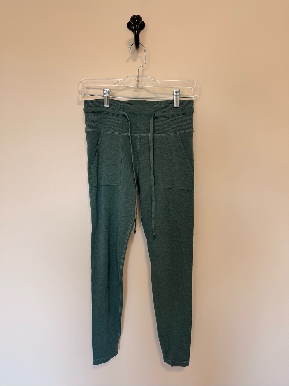 Travis Matthew Women’s Green Knit Jogger Pants with Drawstring — Size Small